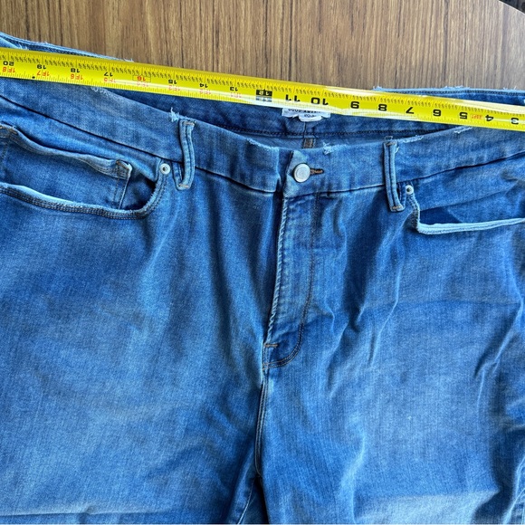 Good American “Always Fits” Good Legs Straight Jeans Size 20–26 - Picture 5 of 7